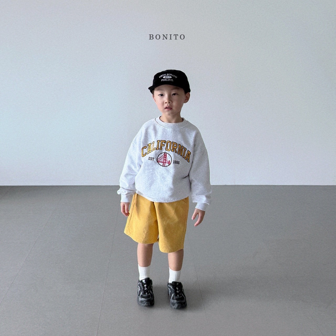 "California" Sweatshirt (Mom size available)