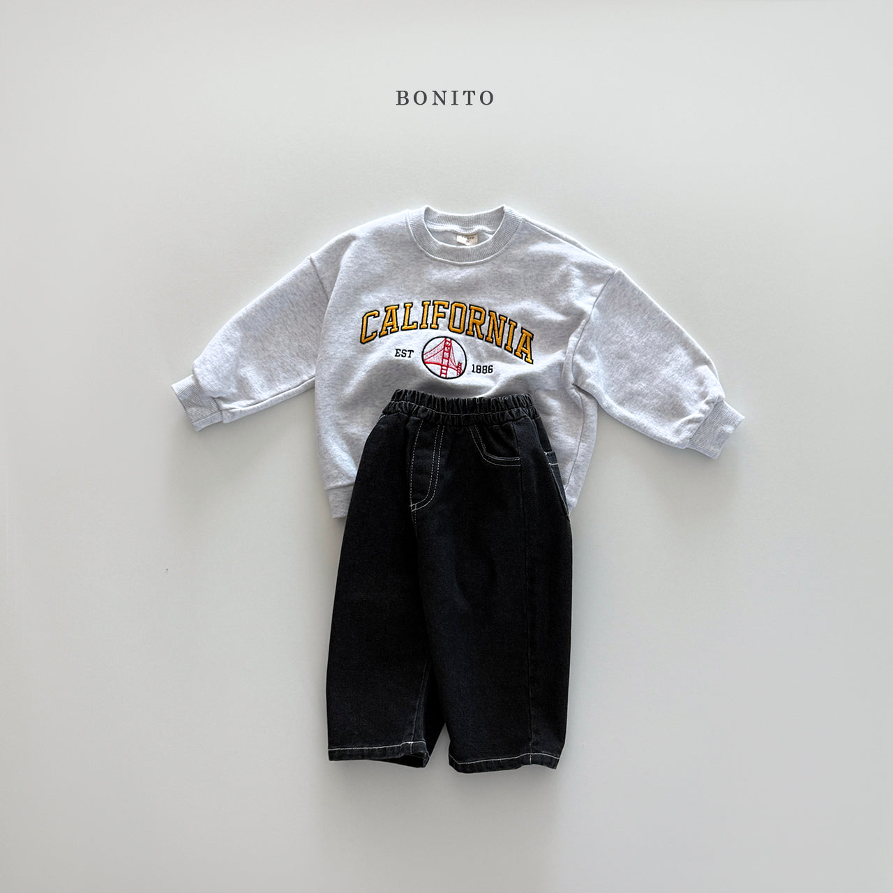 "California" Sweatshirt (Mom size available)