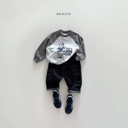 Wolf Raglan Sweatshirt