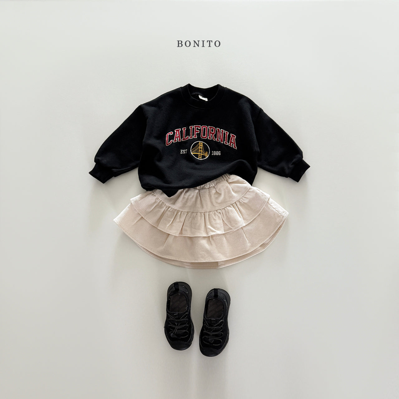 "California" Sweatshirt (Mom size available)