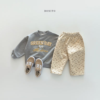 "Green Bay" Sweatshirt (Mom size available)