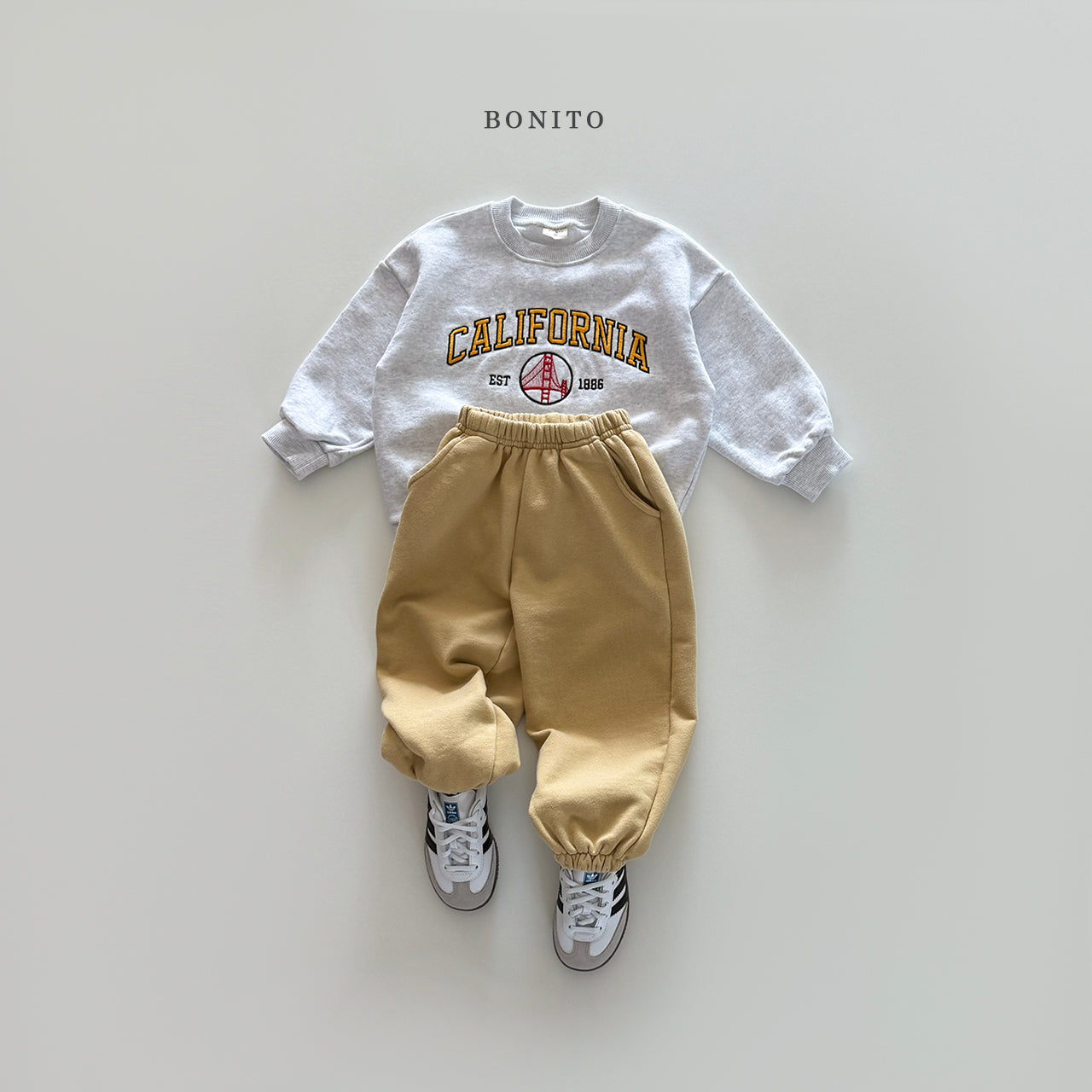 "California" Sweatshirt (Mom size available)