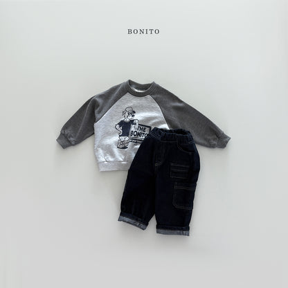 Wolf Raglan Sweatshirt