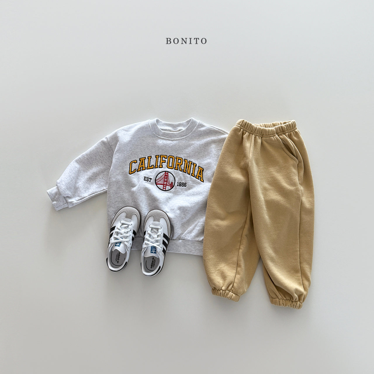 "California" Sweatshirt (Mom size available)