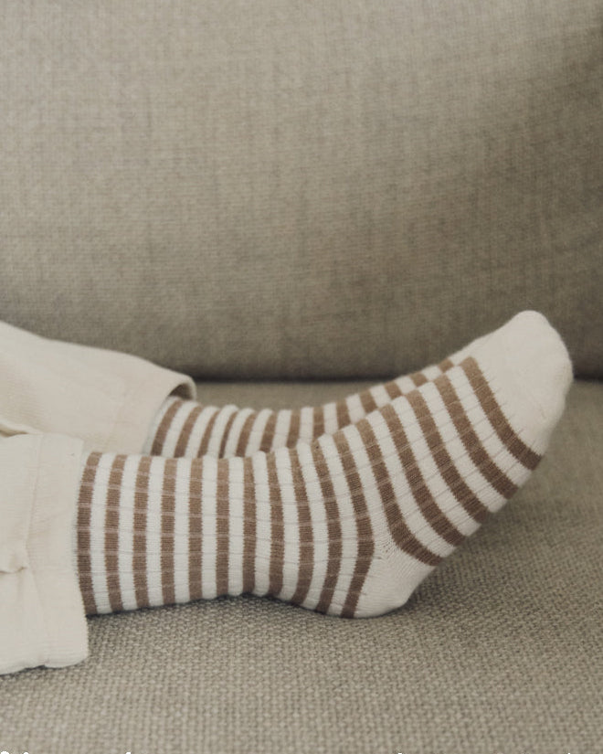 [26F] Ribbed Point Socks